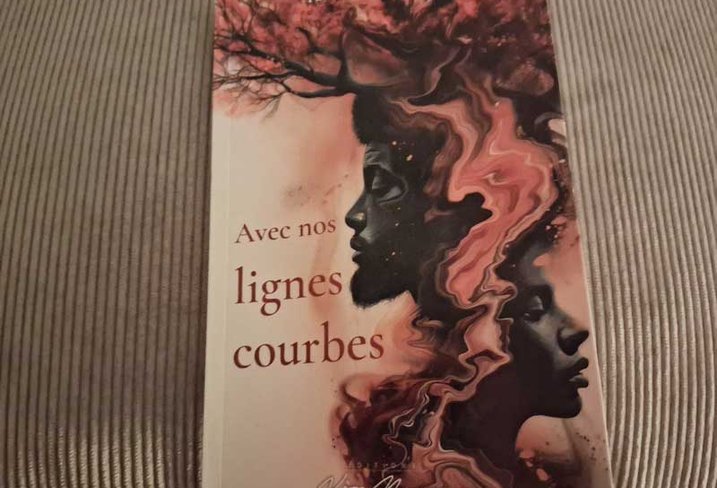 Avec nos lignes courbes, premier livre de Patricia Jernidier